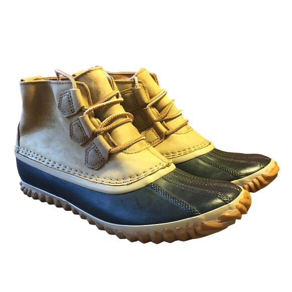 Sorel Out N About Plus Duck Rain Boot Bootie Womens 7.5 Waterproof Tan Gorpcore - Picture 1 of 12